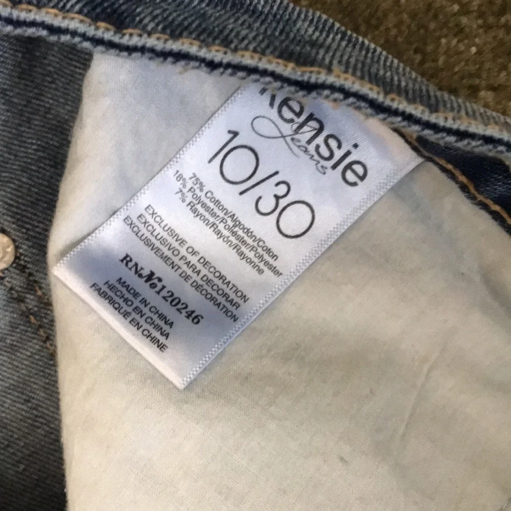 Shorts - Picture 6 of 7
